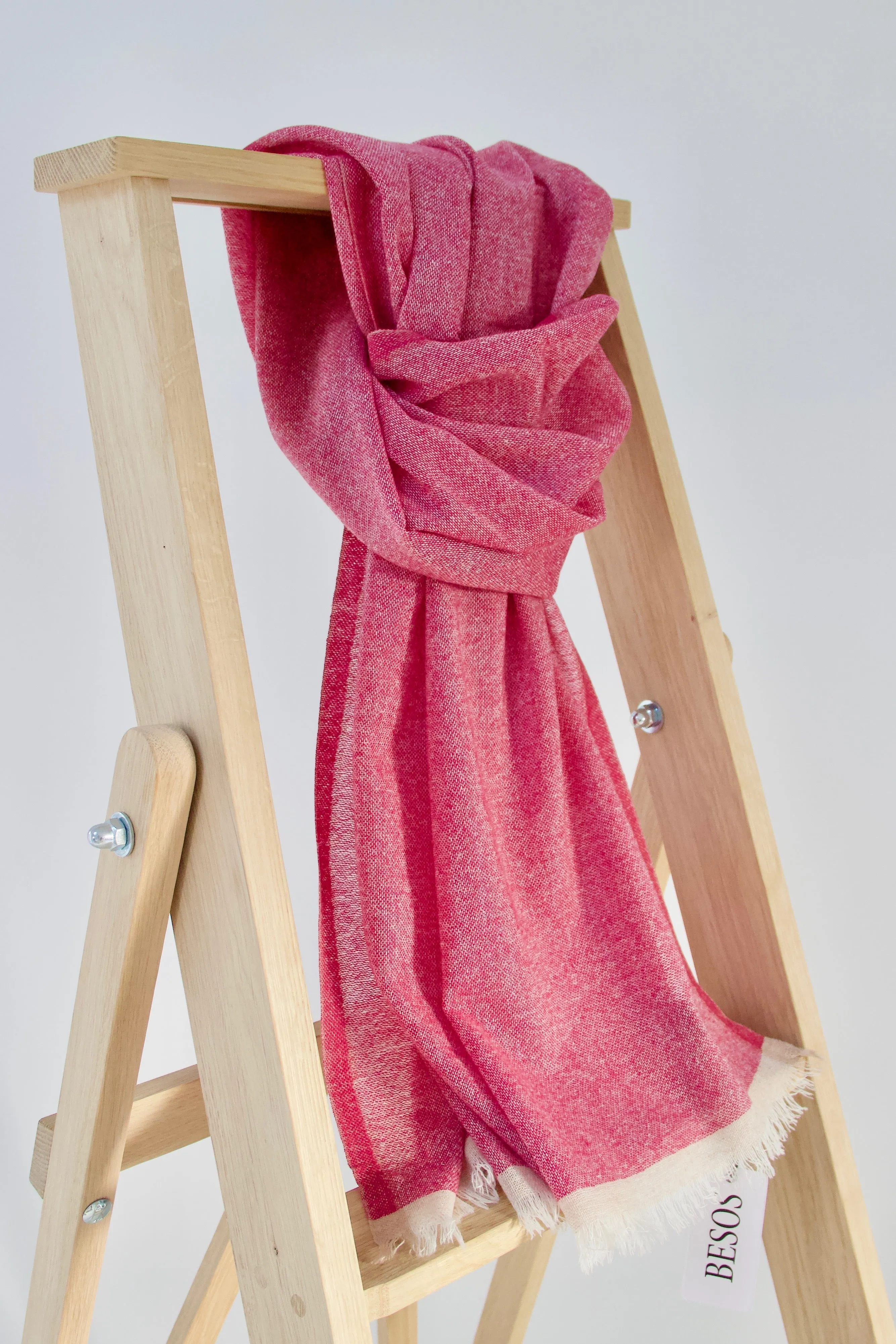 Cashmere scarf in beautiful fuchsia melange